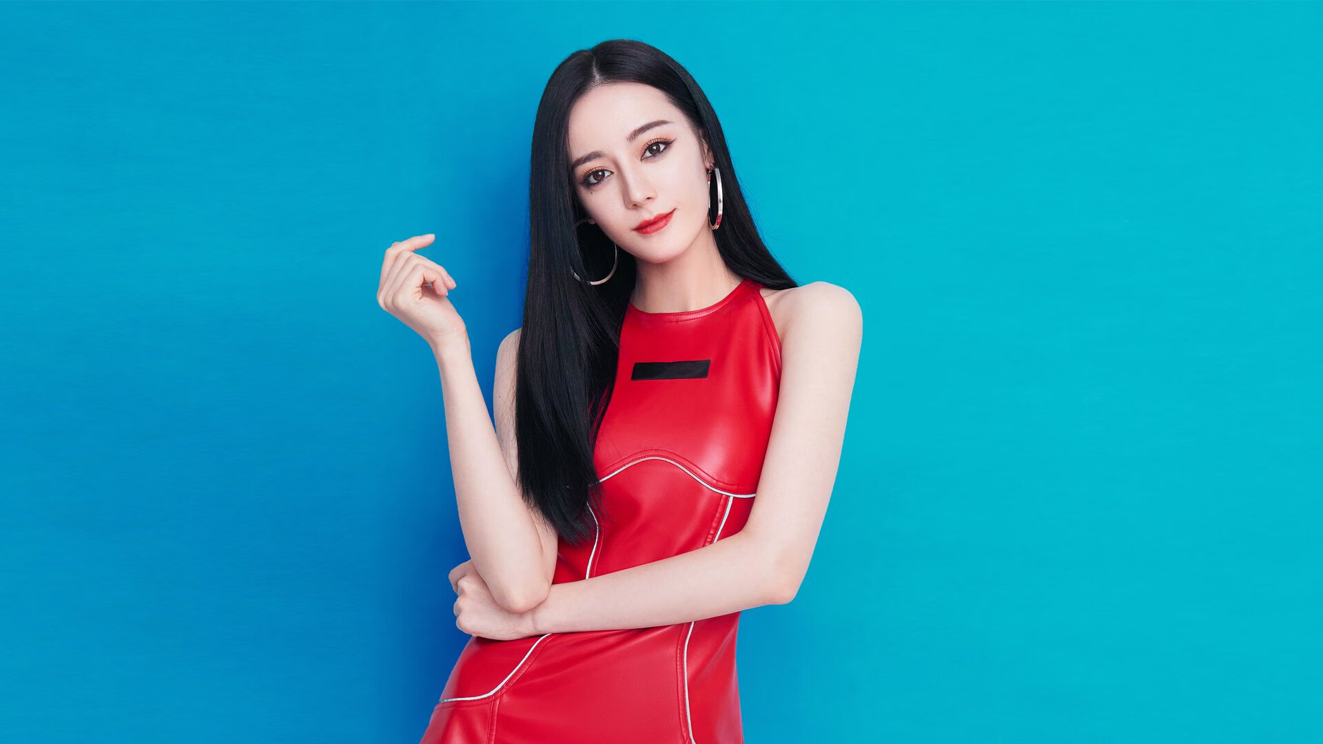 库里逆天远投:每一粒三分都成为比赛的转折点!,库里投超远三分视频