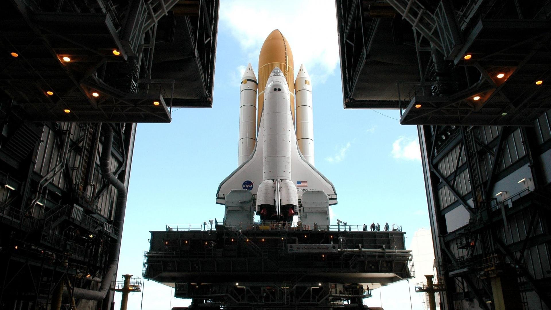 德甲强强对话：多特在客场逼平拜仁，争冠悬念愈发激烈，德甲多特vs拜仁