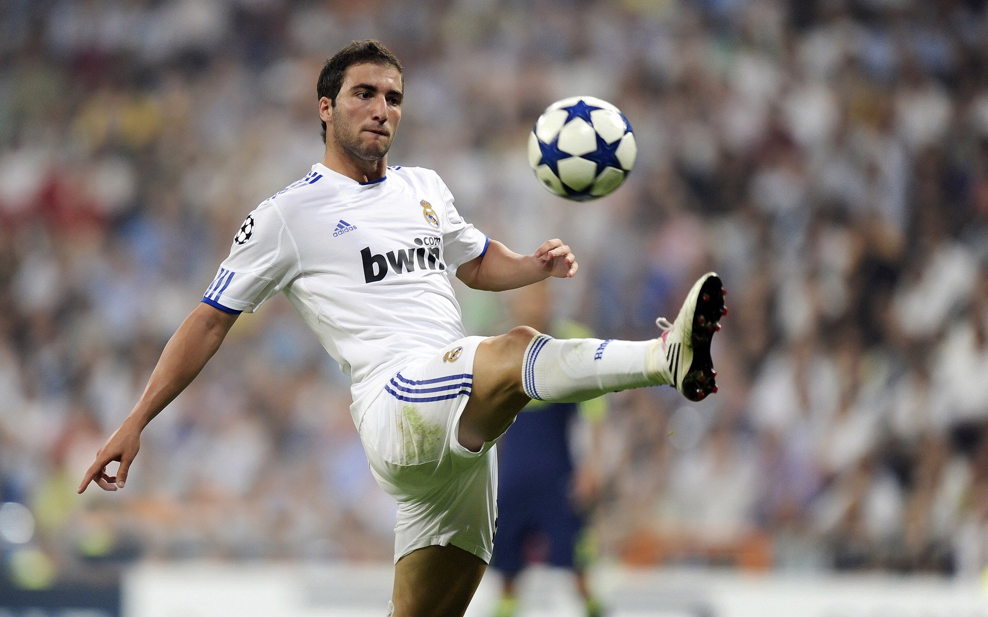 詹姆斯训练后接受采访表示状态越来越好,詹姆斯训练有多刻苦