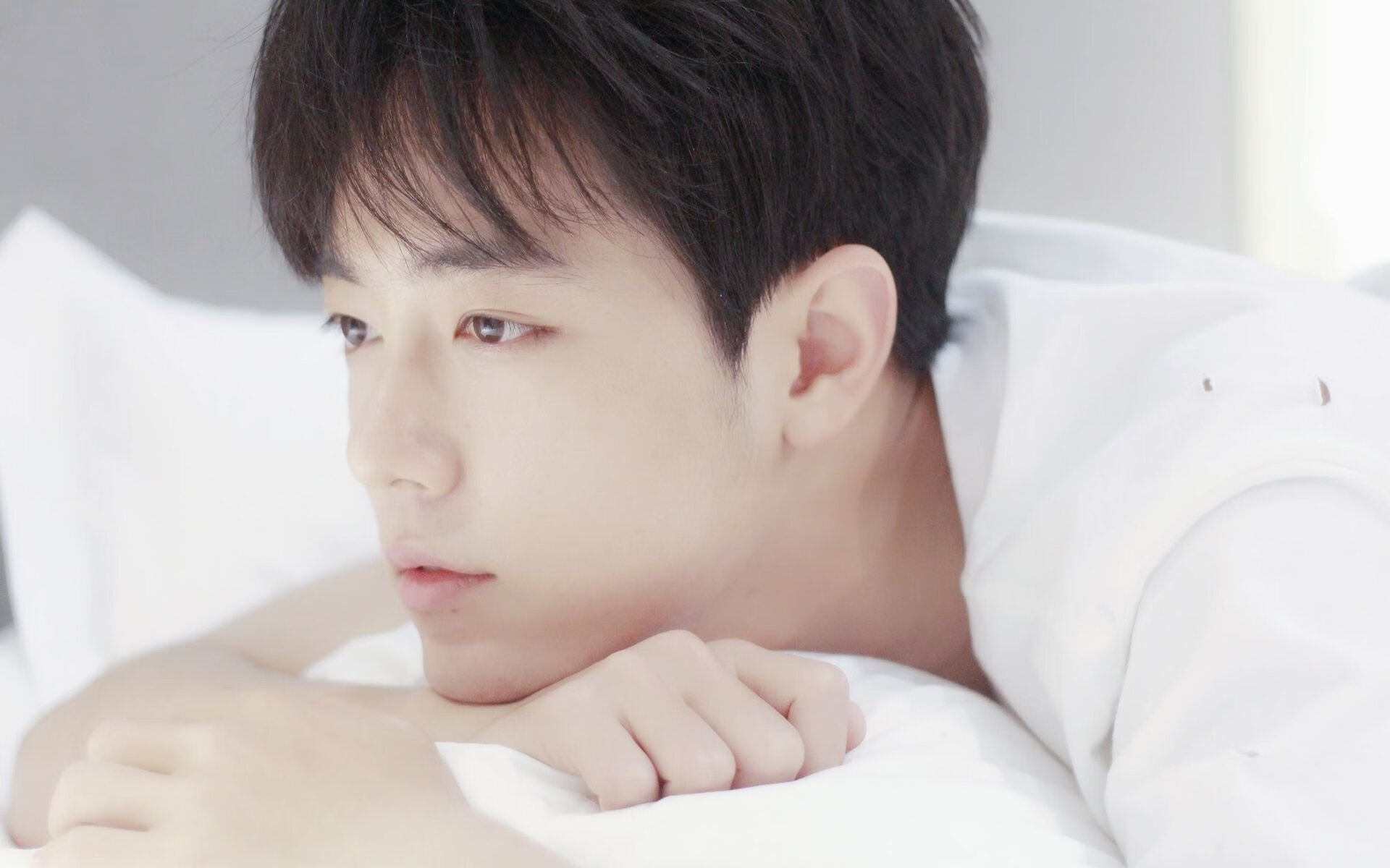 开云官方-布鲁诺·卡博克洛成为NBA社交媒体关注焦点，布鲁卡洛斯